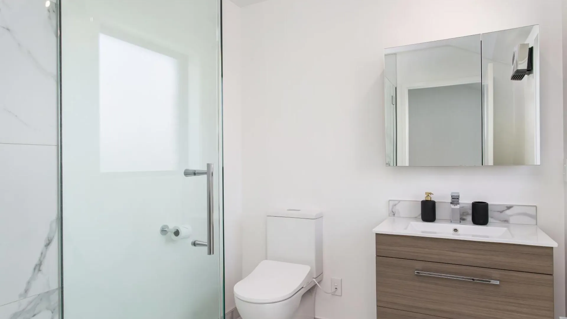 Charming Sunny Warm 10 Mins Cbd Book Now Apartment Christchurch New Zealand